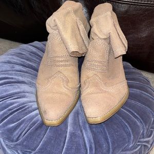 Report “ Mandy” ankle boots
